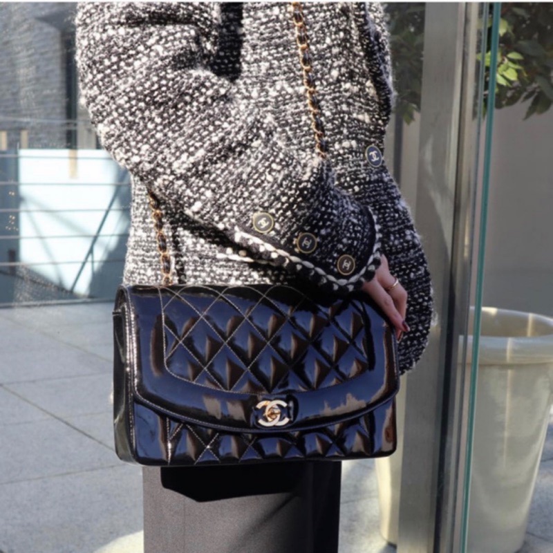 Chanel Vintage Coco Diana Bag 香奈兒黑色漆皮黛妃包微笑包22cm 蝦皮購物