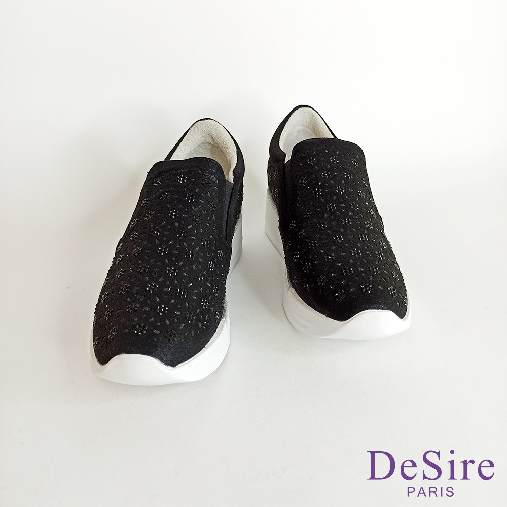 【DeSire】鏤空雕花貼鑽內增高休閒鞋-黑(1137211-99)