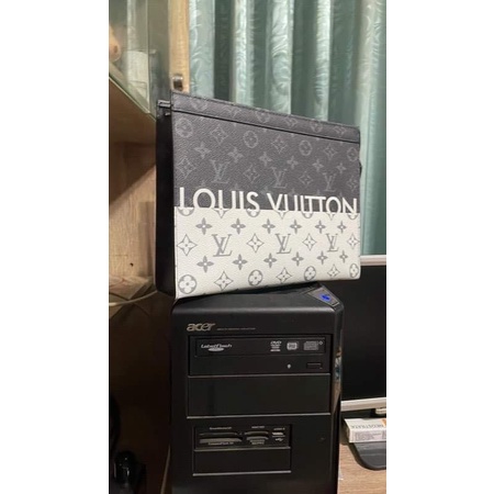 （二手正品）LV滿版手拿包 Gucci 腰包 Lv鞋 Gucci 手錶