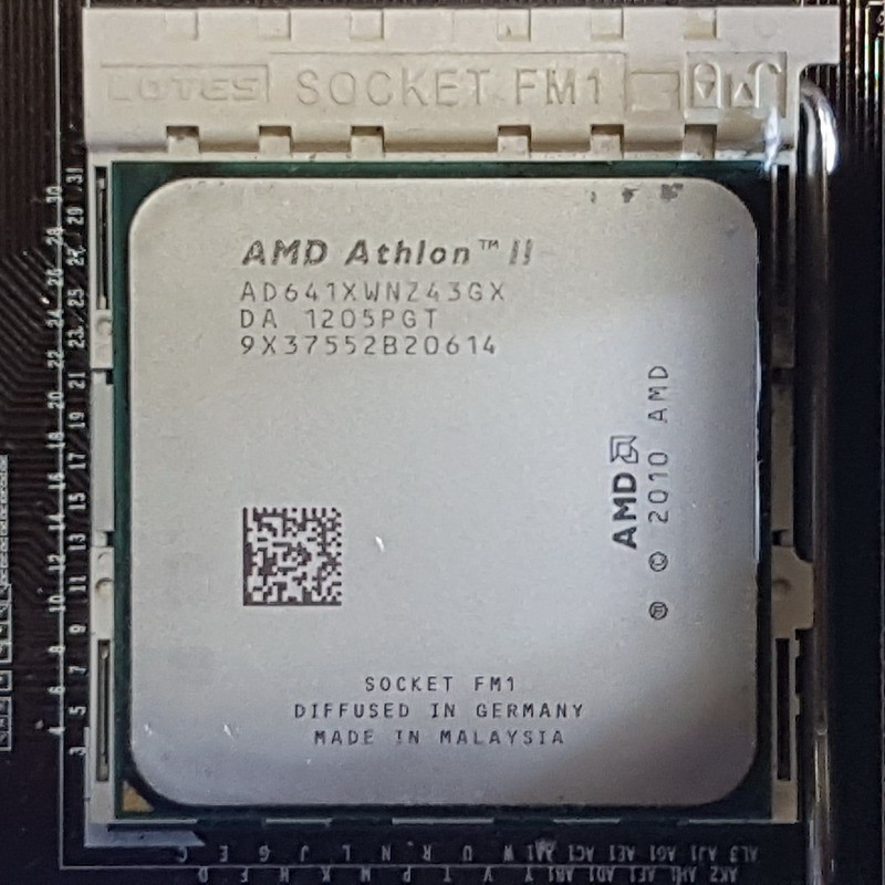 AMD Athlon II X4 641四核處理器+雙敏UA75AT EVO版(FM1)全固態主機板、整組附擋板與風扇