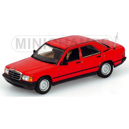 【名車館】Minichamps Mercedes-Benz 190E (W201) 1982 紅色 1/18