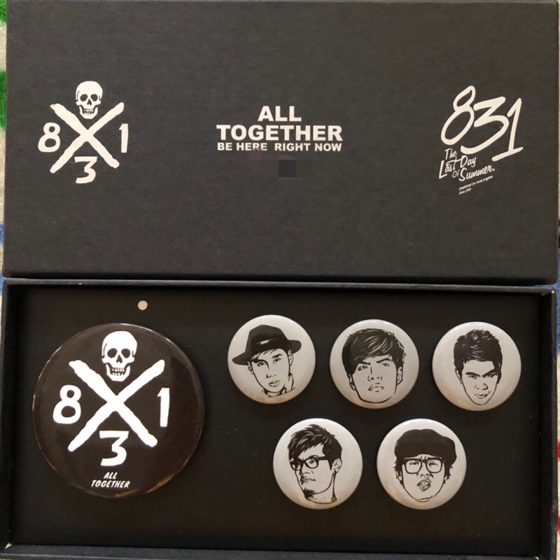 八三夭1 全員集合胸章組絕版all Together 有流水編號 蝦皮購物