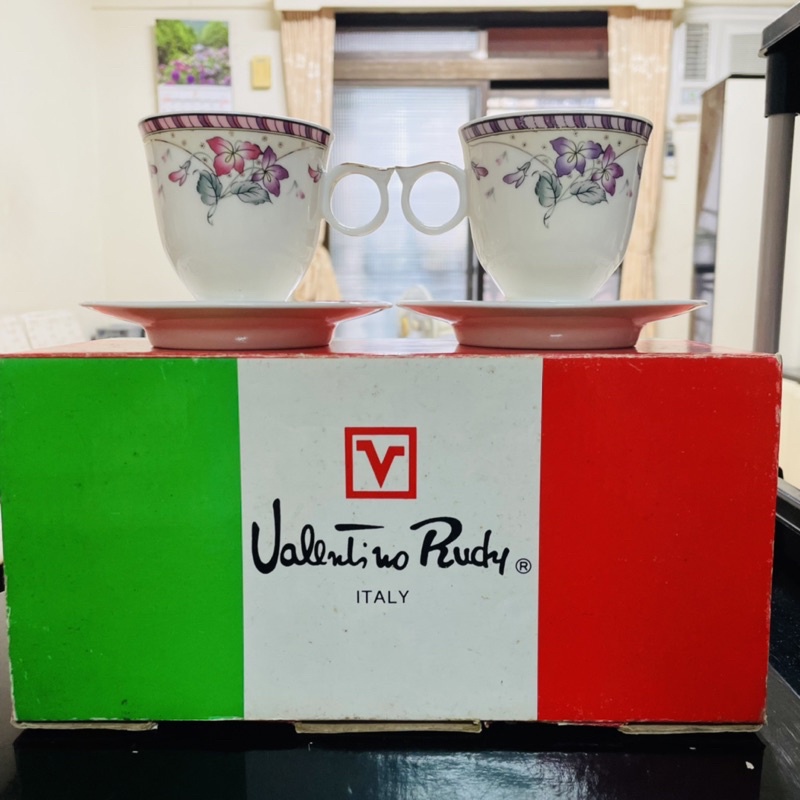 Valentino Rudy 范倫鐵諾 優雅花邊陶瓷茶杯組 收藏品 1盒4入包括杯盤 (全新)