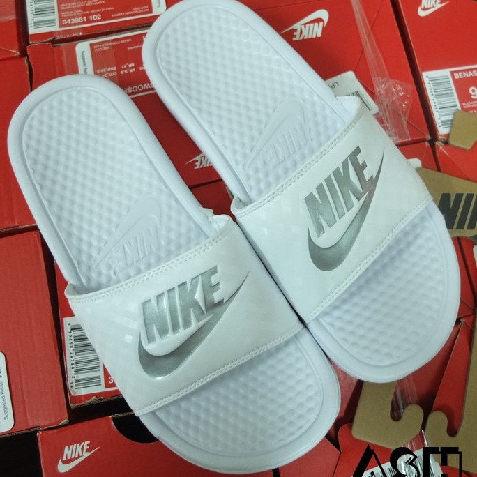 sliders nike