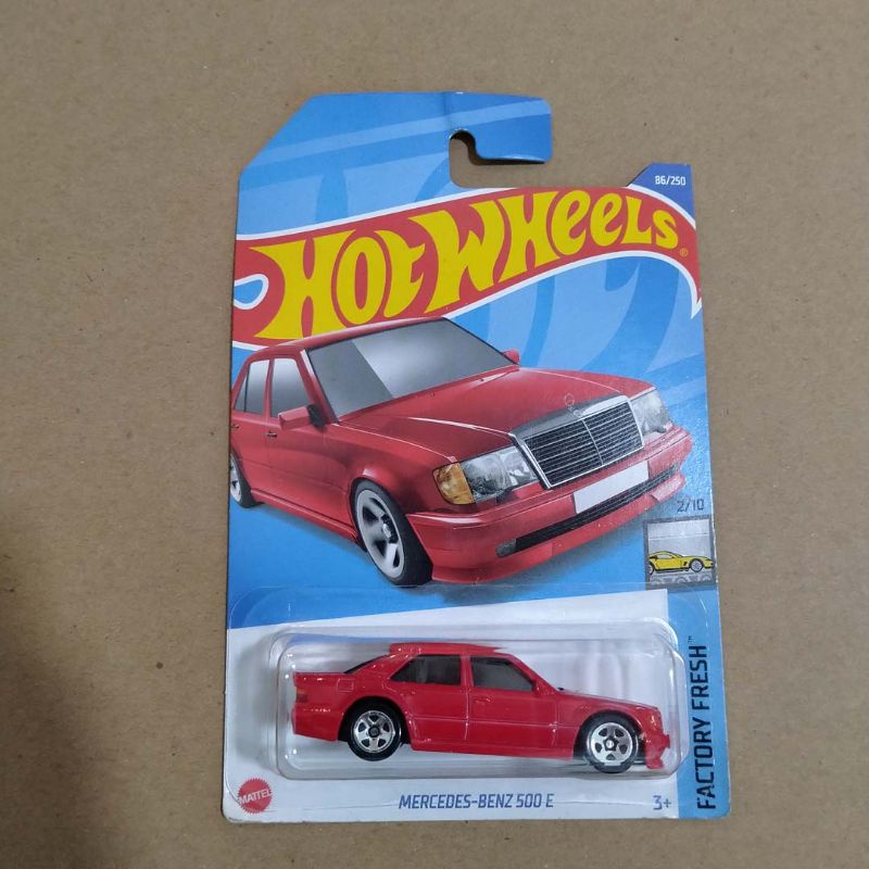 Merah Hotwheels Mercedes 500e 紅色皺紋卡