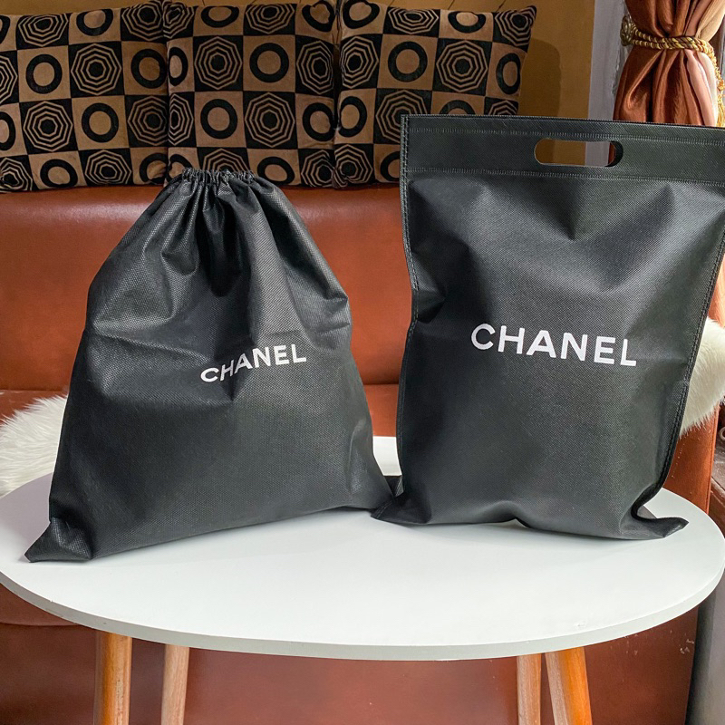 香奈兒 Hitam Dustbag Chanel 黑色抽繩中號保護袋防塵袋