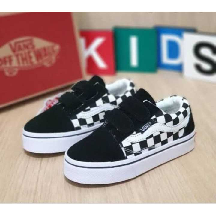 范斯 Vans 童鞋男童運動鞋 Vans Old Skool 兒童學校鞋黑色白色棋盤格優質尺碼 21.35