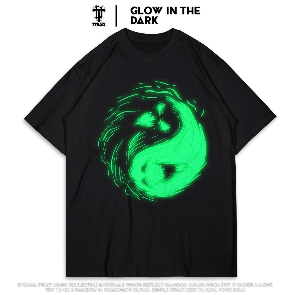 Hitam Triad Kaos Glow In The Dark 陰陽黑色 T 恤 Glow In The Dark