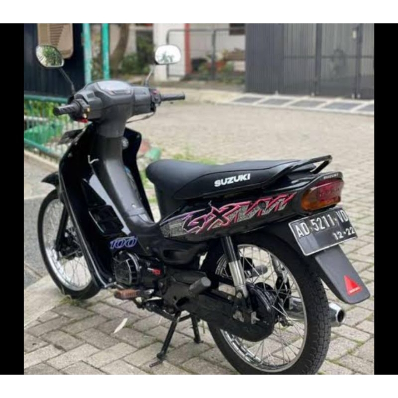 Hitam Suzuki GX TORNADO 1996 標準條紋黑色車身 TORNADO GX 摩托車車身貼紙