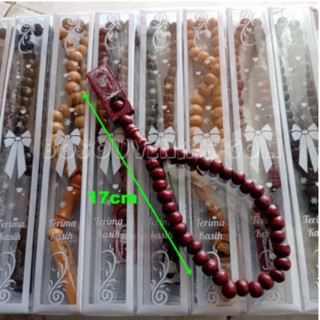 Kayu 紀念品木製 Tasbih 珍珠 Tasbih 33 珠包裝在塑膠雲母婚禮紀念品中 50 件