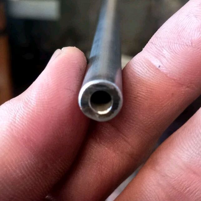 無縫鐵管孔 4.3 mm 外圍 8.8 mm 厚度 2.2 mm