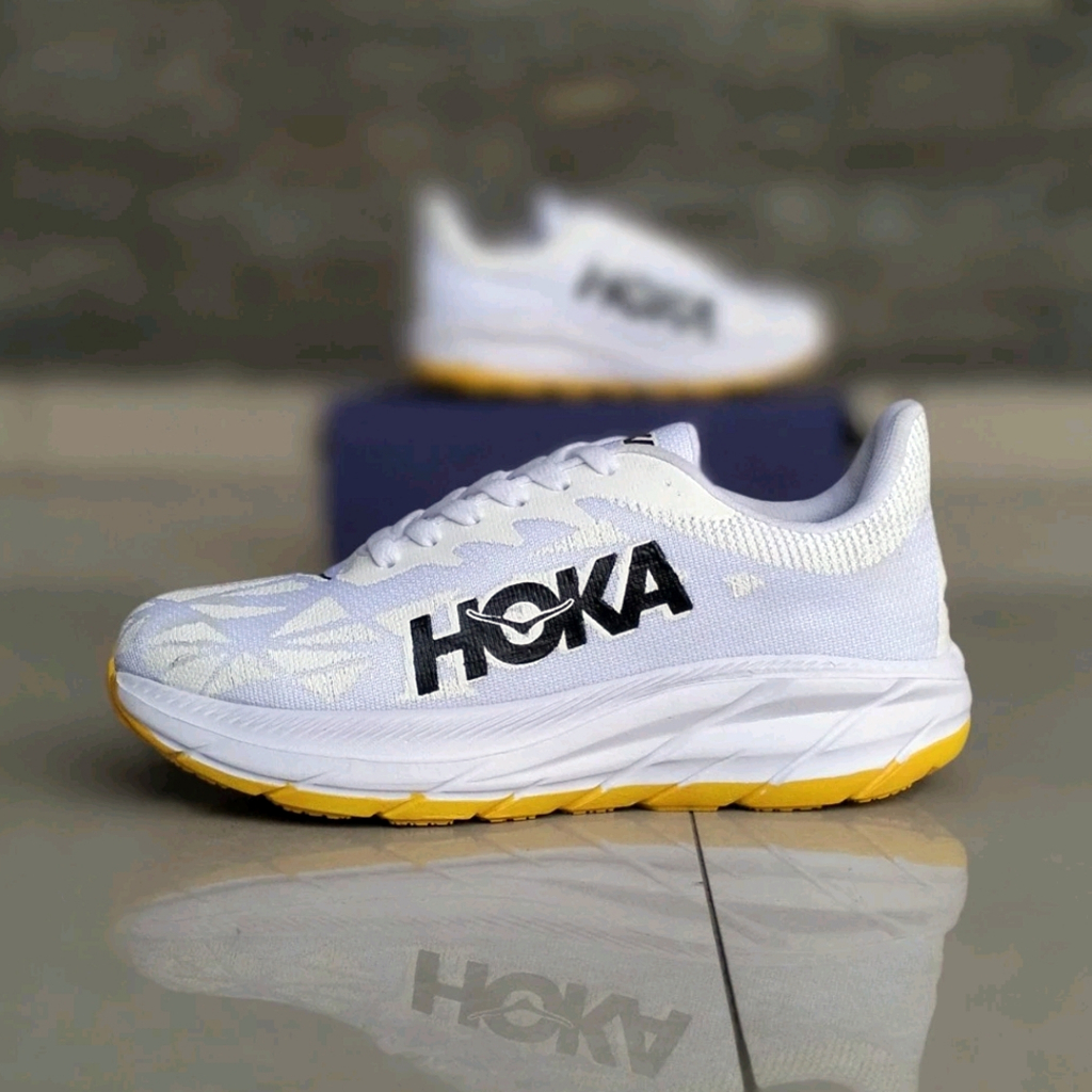 Hoka TRIPLE PAS ONE CARBON X 2 跑鞋跑鞋時尚男女