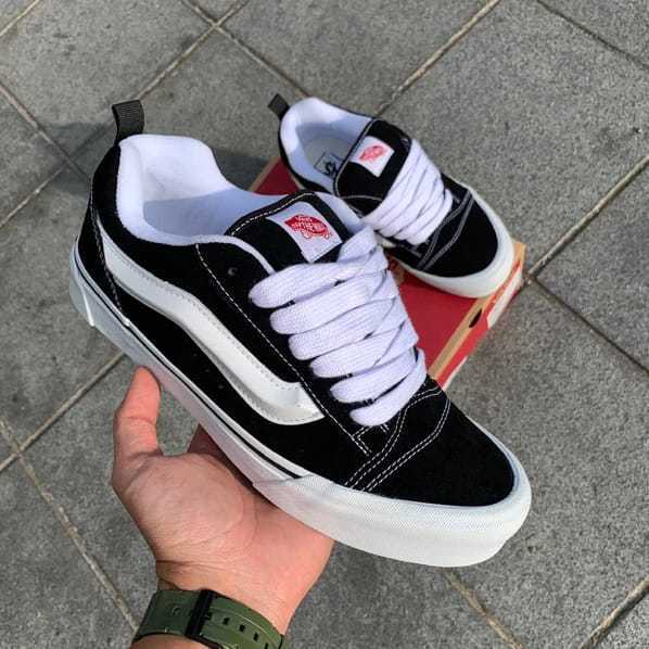 范斯 Putih HITAM 最新折扣 Vans Knu Old Skool 黑色白色 Original 男/女/黑白色