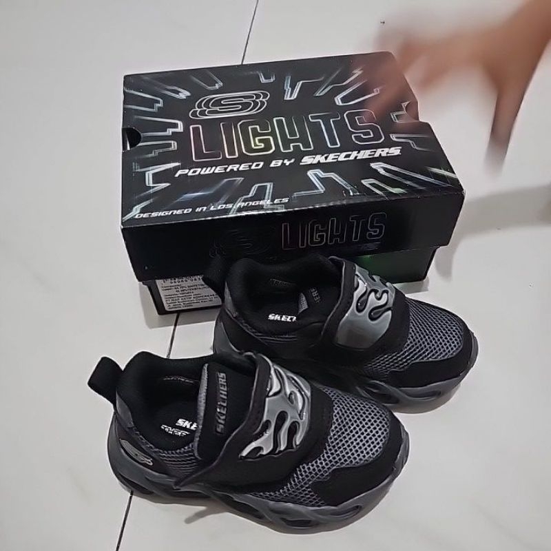 思克威爾 Skechers ORIGINAL 童鞋燈尺寸 22 像新的一樣