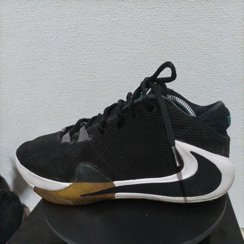 耐吉 Nike Zoom Freak 1 籃球鞋黑色白色