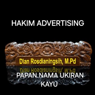 由現代柚木製成的雕刻桌銘牌,採用優質花卉圖案
