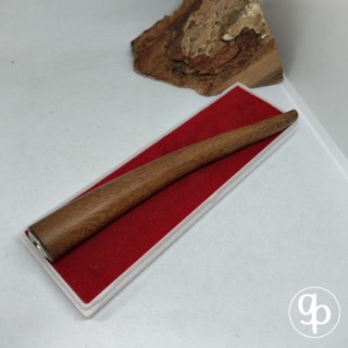 KAYU pipe 一次性卡格龍煙鬥由金色辣木彎曲模型製成