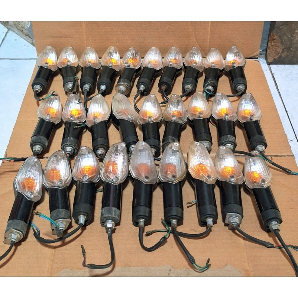 HONDA 本田 CBR 150 CBU 和 CBR 250 CBU 泰國原裝二手轉向燈