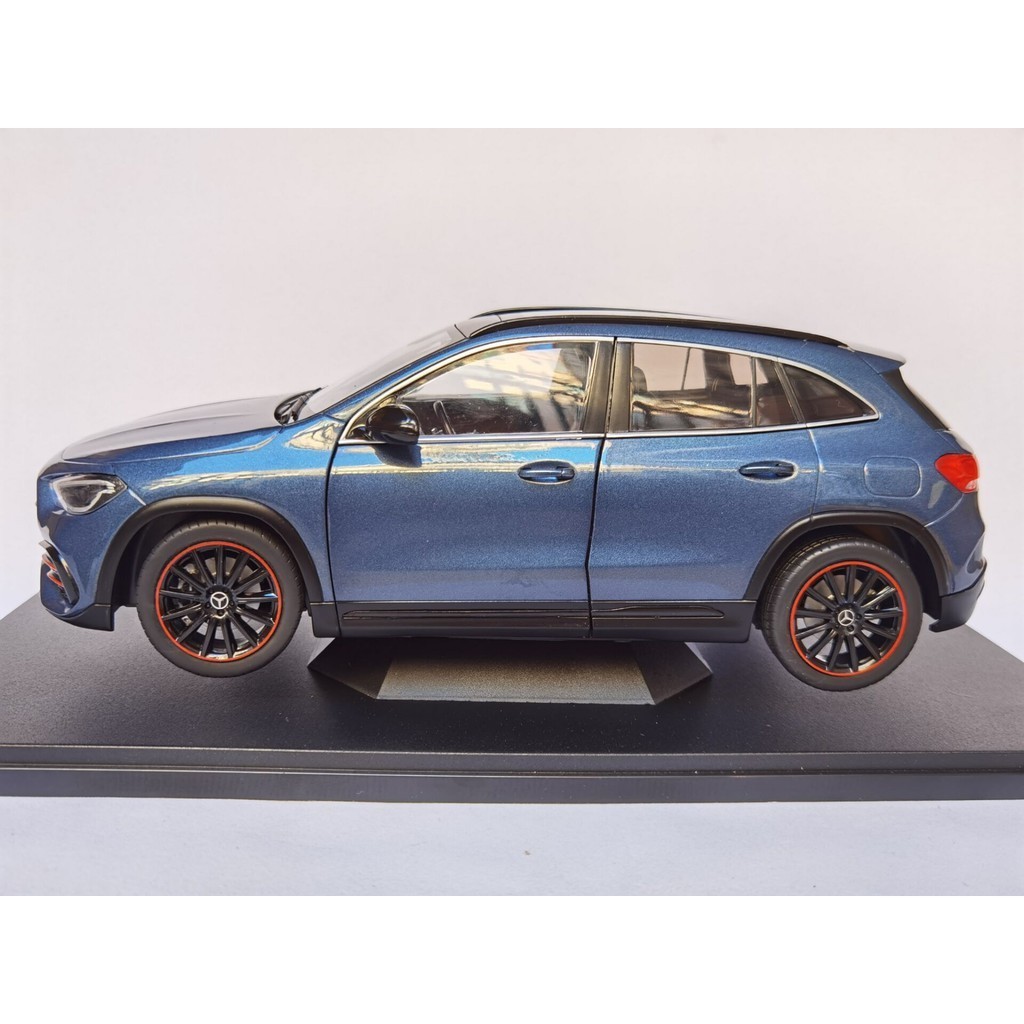 [孤品]賓士 雙開門 1:18 Mercedes Benz GLA AMG LINE 合金越野汽車模型[孤品]