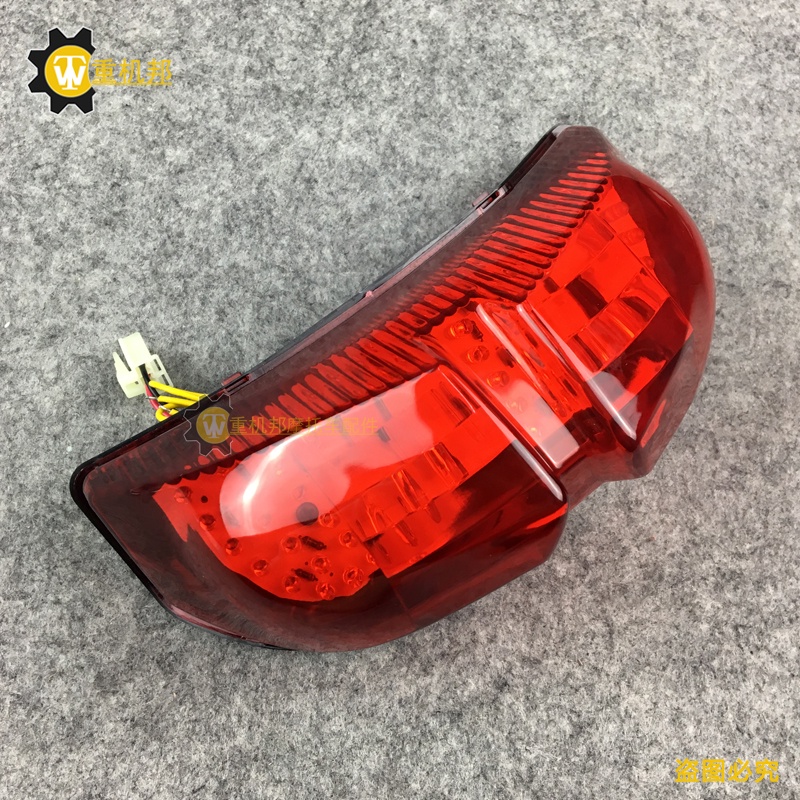 【快速出貨】雅馬哈 FZ1N FZ1S FZ8 FZ8N 後剎車燈 後尾燈總成 LED 後剎燈