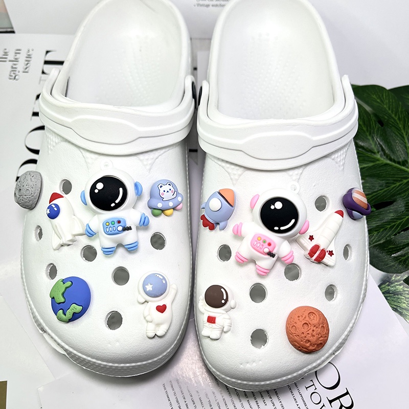 【12pcs】太空人crocs 鞋扣 DIY洞洞鞋配件裝飾 拖鞋 涼鞋 native 鞋扣 crocs 独特創意礼物