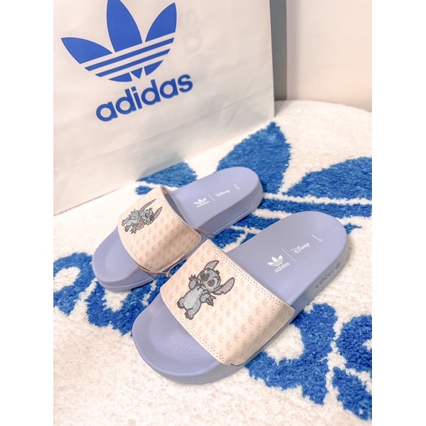 【lujiu_shop】最後現貨！Adidas X Disney Adilette Lite 史迪奇 拖鞋 HQ6373