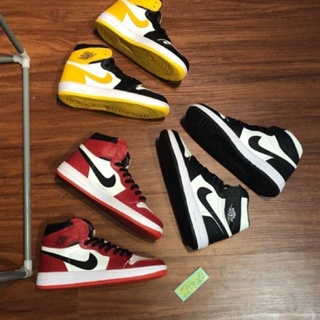 耐吉 Hitam MERAH PUTIH Nike Air Jordan 5 歲兒童鞋紅白黑芝加哥 OG 尺碼 28 3
