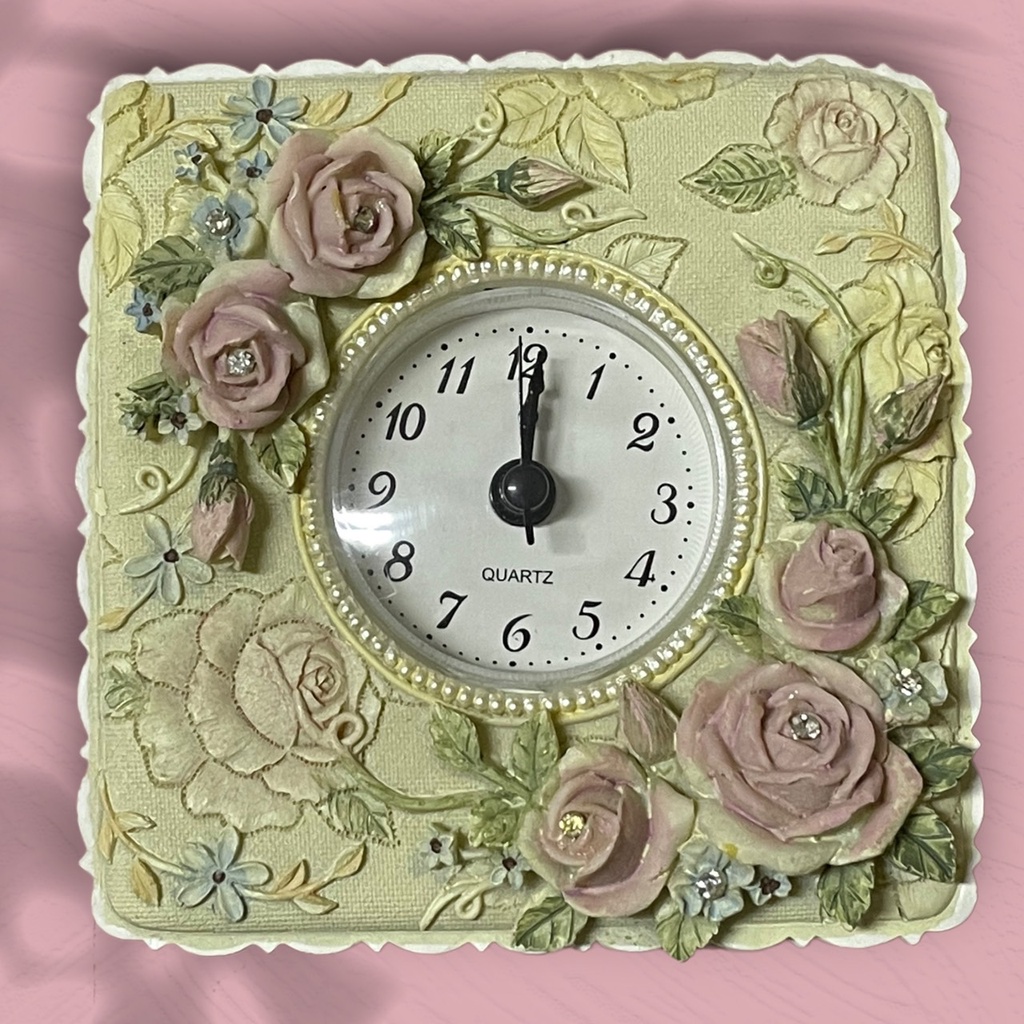 森飾屋 現貨 米色玫瑰 歐風 法式 經典 復古桌鐘 立鐘 時鐘 居家裝飾 蝶古巴特 藝術時鐘