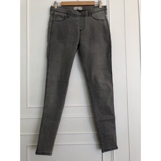 二手衣 牛仔褲 Bershka 伸縮布料 淺灰色牛仔褲 緊身褲 沒有拉鏈 尺寸約M~L