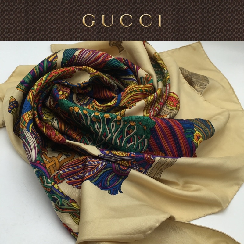 二手真品 GUCCI 絲巾 披巾 花紋 86*86公分 U433