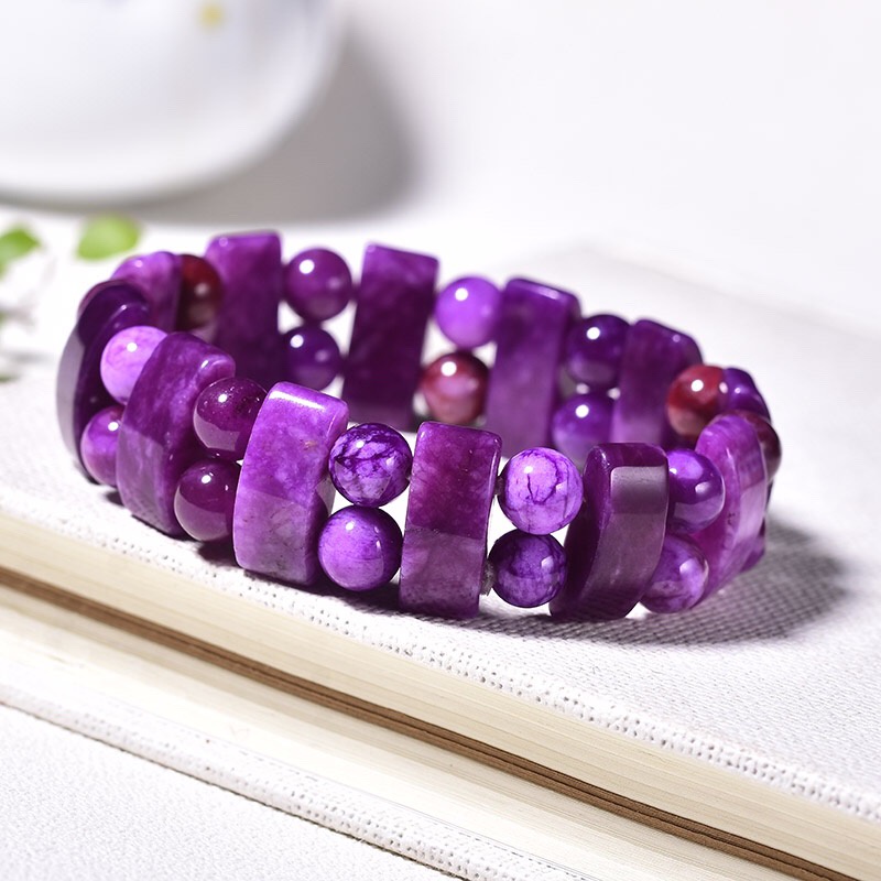新貨到“千禧之石”紫龍晶手排手鍊，顏色超美丶晶體潤，尺寸7*18mm它還能被當做二月的誕生石，意味著幸福、快樂，喜歡的不