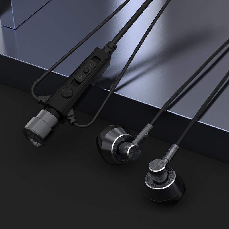 Wired Earphones With Microphone Noise-Cancelling Dynamic Ear