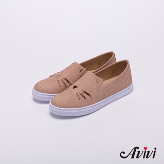 【Avivi】品牌經典金屬貓咪飾釦平底鞋-粉色 / 白色 / 藍色 / 黑色 / 灰色