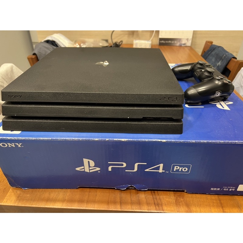 SONY PS4 Pro 主機1TB含原廠手把