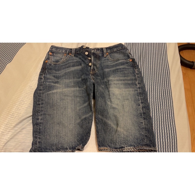 二手 沒穿過 近全新 Levi’s 短褲 男生短褲 男短褲 牛仔褲 牛仔短褲 工作褲 七分褲 男生七分褲 levis