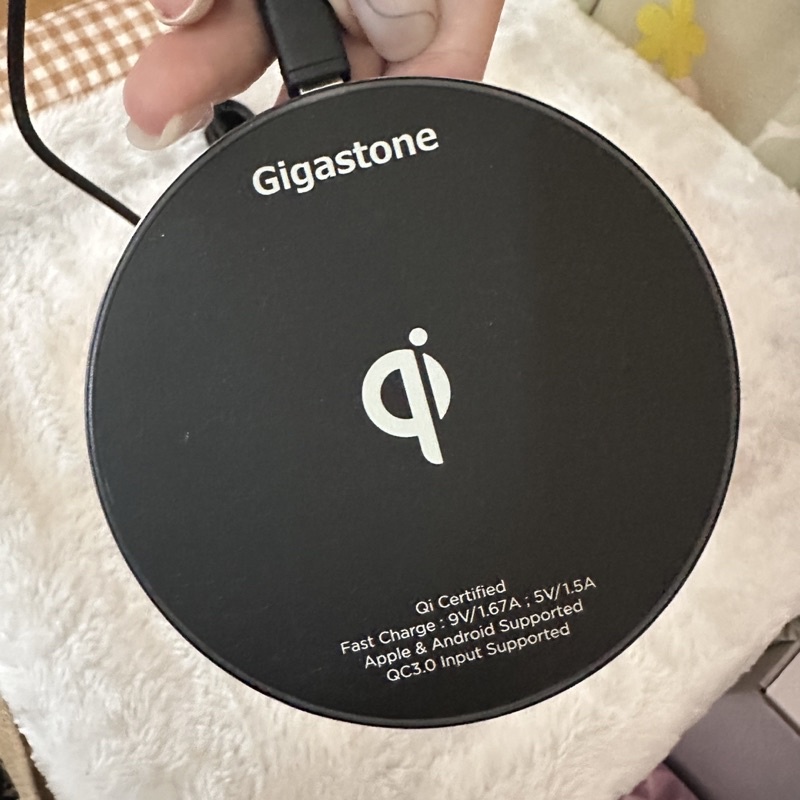 全新Gigastone充電盤