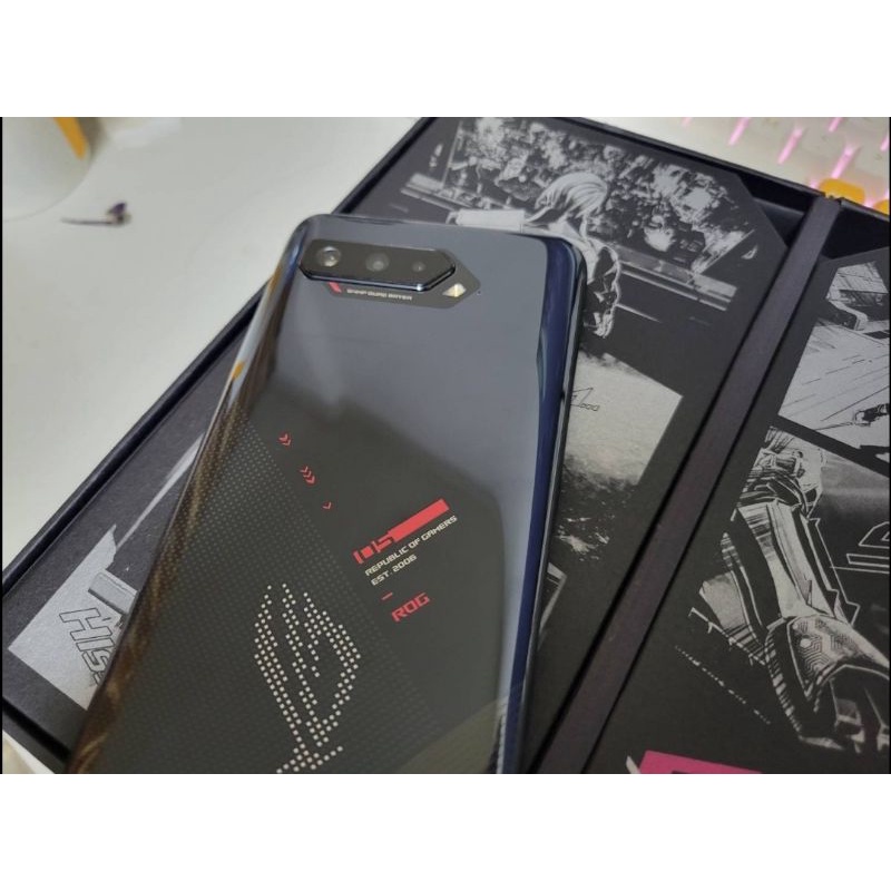 ASUS ROG Phone 5s ZS676KS (16GB/256GB)