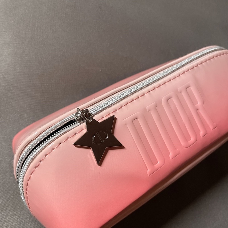 【全新】【Dior】迪奧 滿額贈品 方型錐 粉紅漸層 亮面 化妝包 手拿包