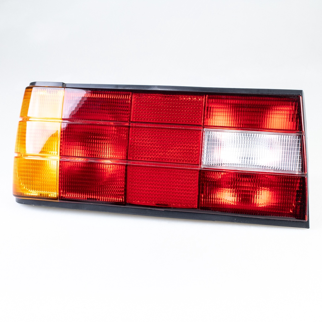 BMW3系列E30 1988-1994 後期適用 63211386941 透明左尾燈 LL-51117