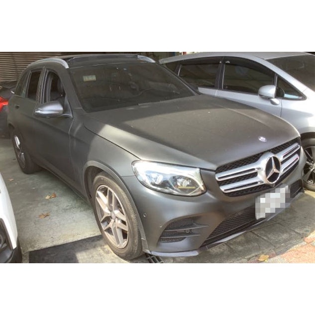 BENZ GLC250 2016-05 黑 2.0 售價: 90萬