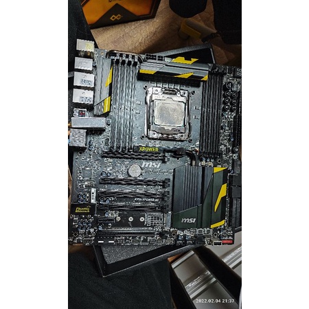 I X99 XPOWER AC E5 2695V3 DDR4可進入BIOS與系統