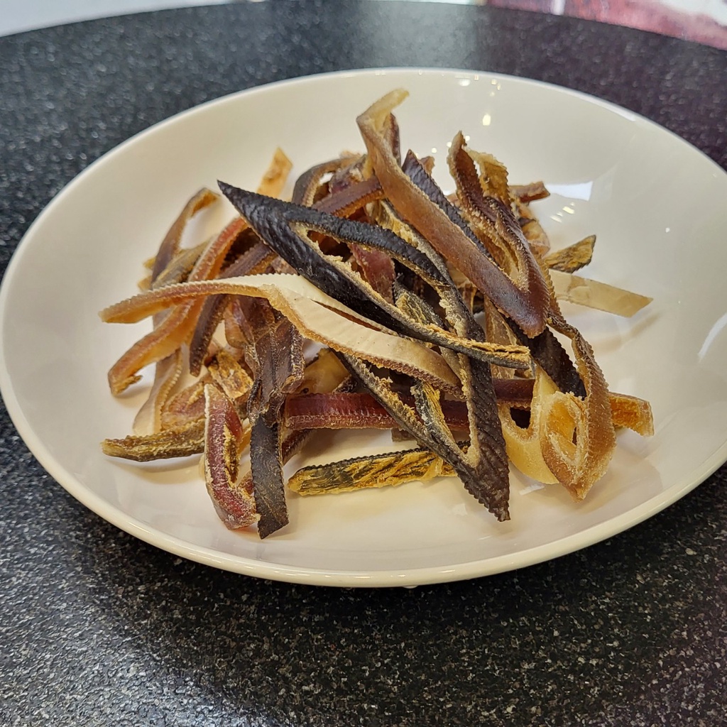 『老古意Old Good Eat』乾魚皮 鯊魚皮(黑厚魚皮) 100公克