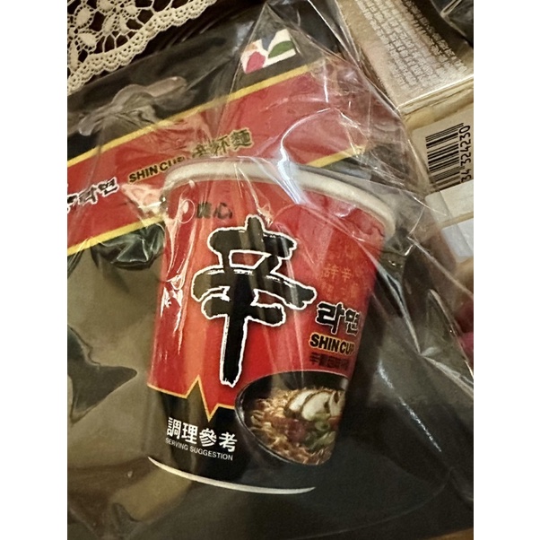 現貨🔜出貨 韓國泡麵農心辛香菇杯麵3D拉麵可愛立體造型食玩悠遊卡