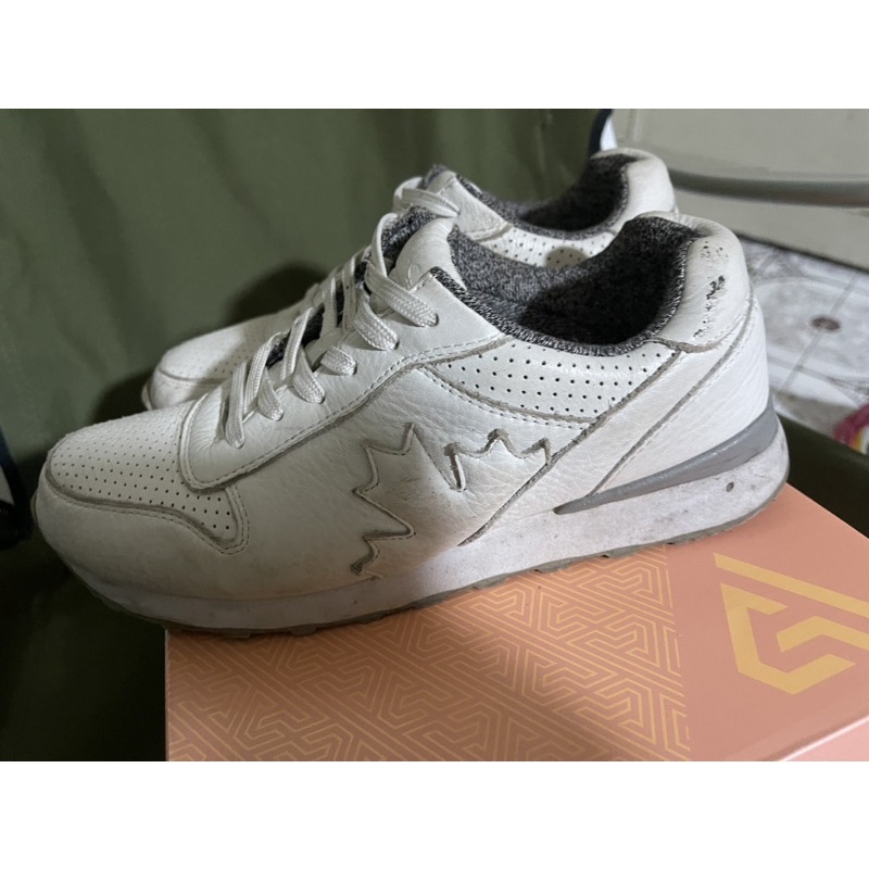 Roots 休閒鞋二手