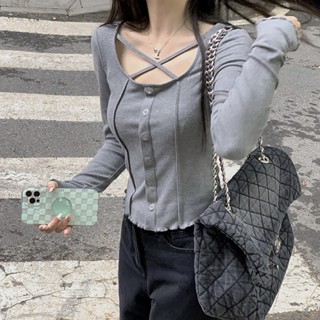秋冬韓版心機辣妹風短版上衣 短版長袖上衣 長袖t恤 打底上衣 顯瘦短版 女裝 衣服 長袖上衣 長袖上衣