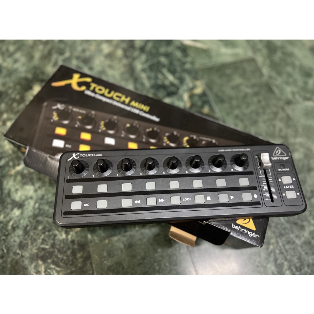 【二手】Behringer X-touch mini 多功能控制器 USB DAW控制台 修圖(附盒)