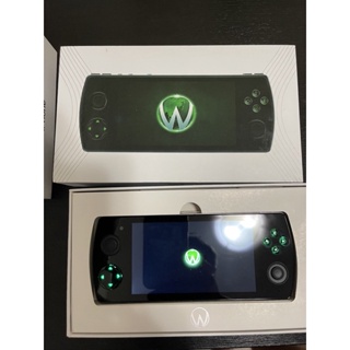 魔奇 W2M 遊戲手機 盒裝齊全 幾乎全新 功能正常 街機 許多 模擬器已經安裝 掌機