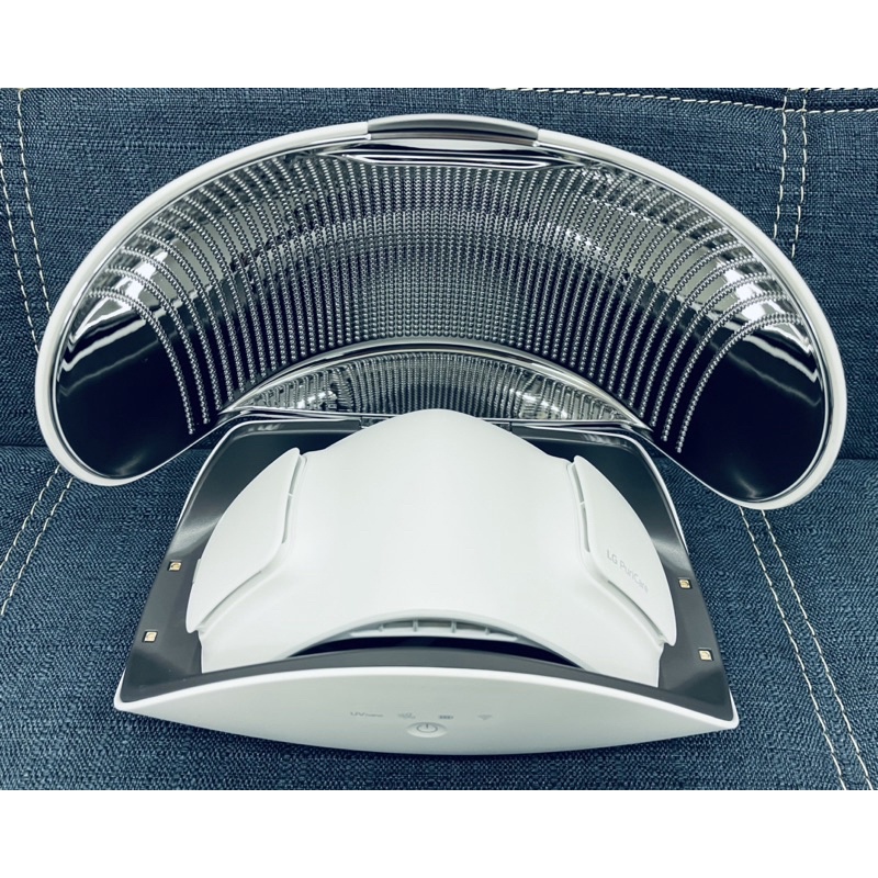 LG PuriCare 口罩型空氣清淨機及消毒口罩盒一組