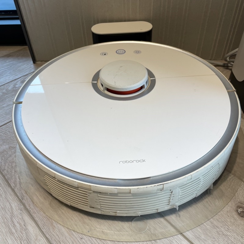 二手 roborock 石頭掃地機器人 s501-02  居家整潔 小家電 吸塵器