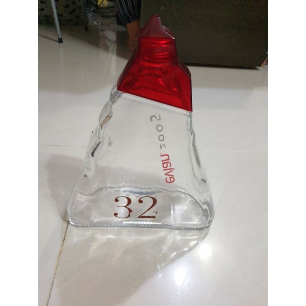 二手2005年Evian 冰山美人紀念瓶。實拍。不退。無盒